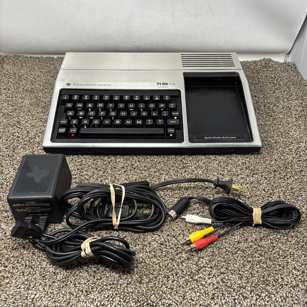 Texas Instruments TI-99/4A  Home Computer Tested READ