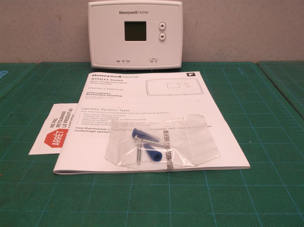 Honeywell RTH111B1024 Digital Non-Programmable Thermostat