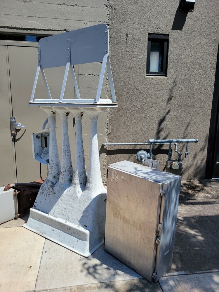 Whalen Tornado Warning Siren horn controller and rotating base