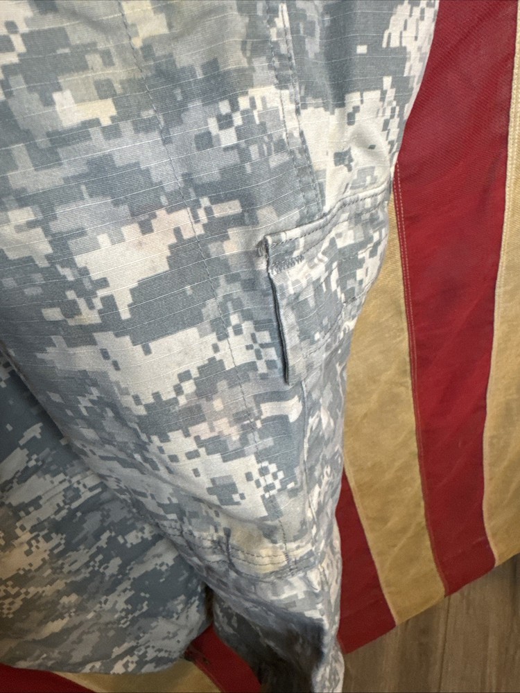 Small Regular - Army Combat Pants ACU Digital Camo USGI 5647