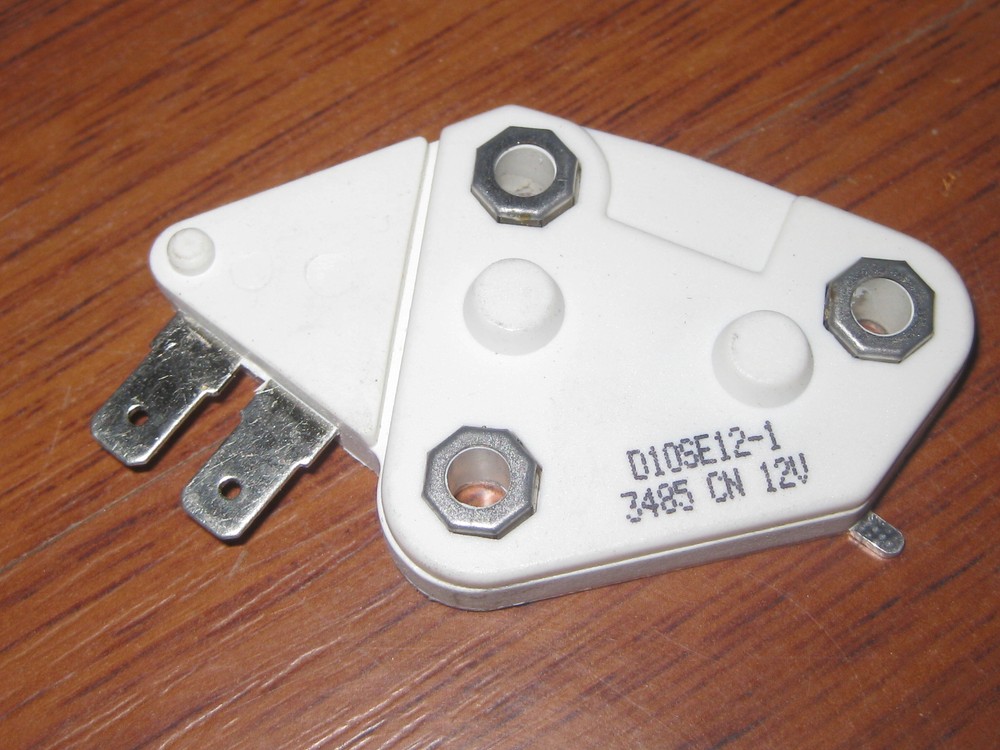 HEAVY DUTY VOLTAGE REGULATOR PART # D105E12-1