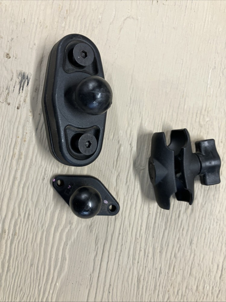 RAM Mount Flat Surface Short Arm w Diamond 1" Ball Base RAM