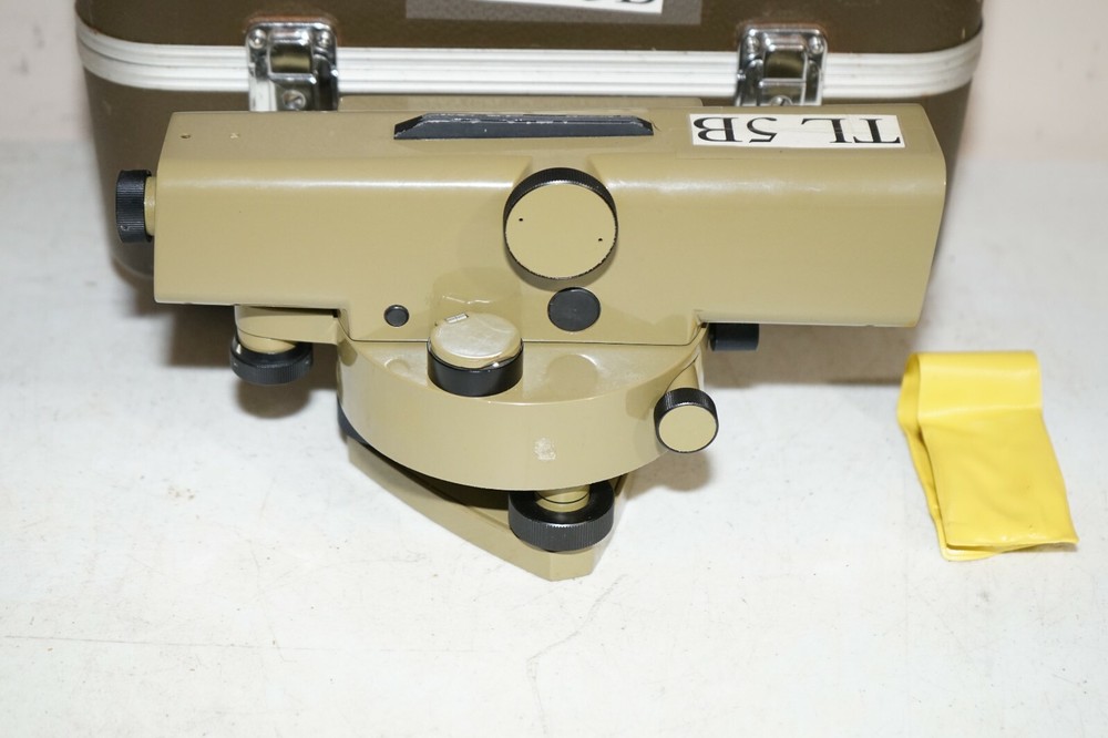 ^ Path Instruments Z Tilting Level B-203 #C579