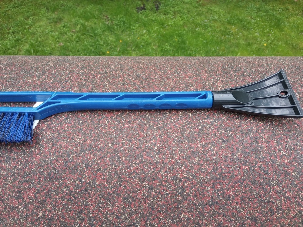 24in Snow Brush And Ice Scraper
