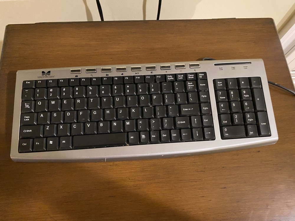 Manhattan Silver Wired Keyboard