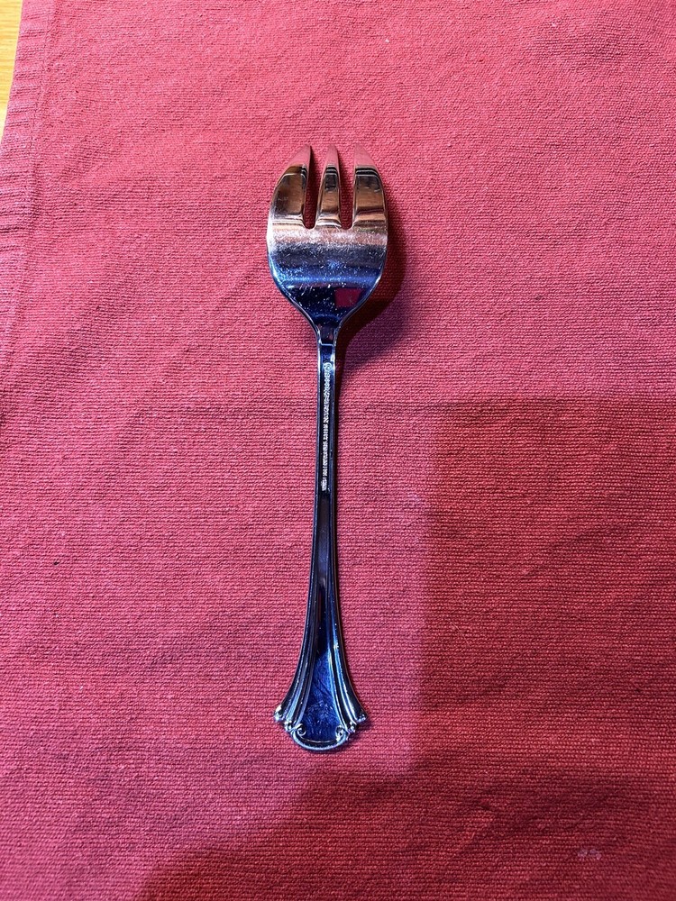 Reed & Barton 18/10 Stainless 9 inch serving fork