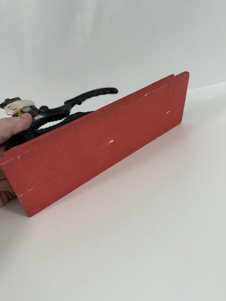 RARE VINTAGE NUTCRACKER CAST IRON NUT CRACKER