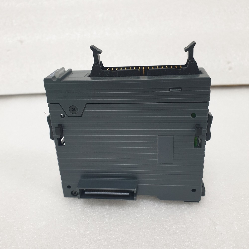 Keyence KV-C32TC Output Module