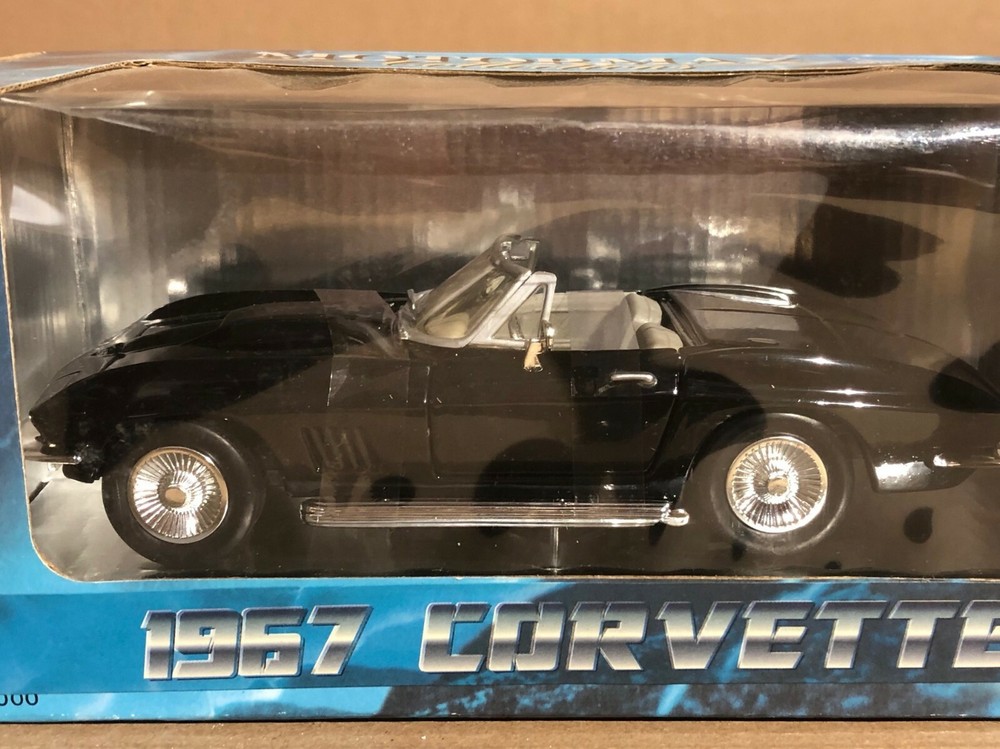 Motormax Collection 1967 Corvette 1:24 scale