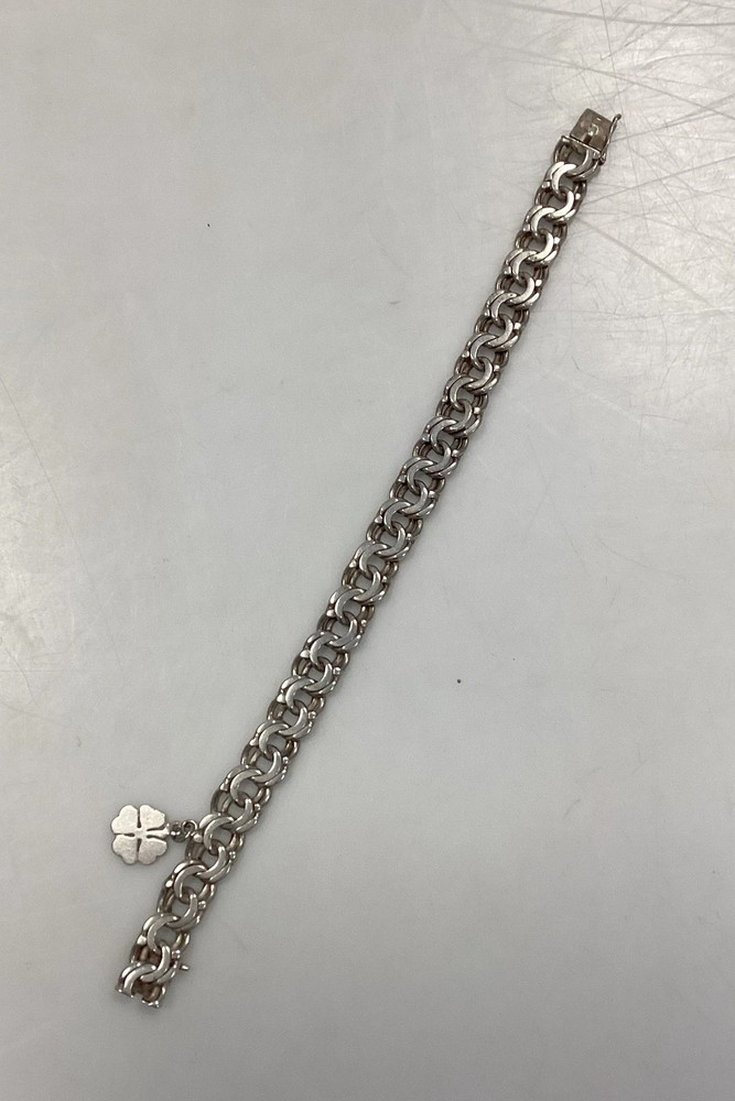 Bismarck bracelet in silver with Four Leaf Clover pendant