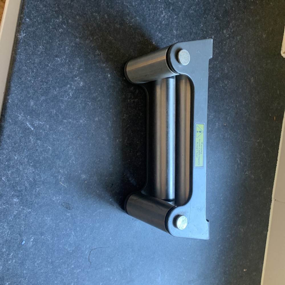WINCH CABLE ROLLER GUIDE