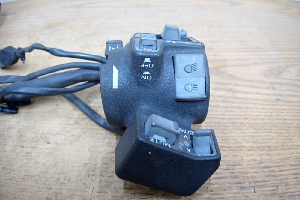 1999 HONDA GL1500 GOLDWING LEFT HAND SWITCH CONTROL BUTTON