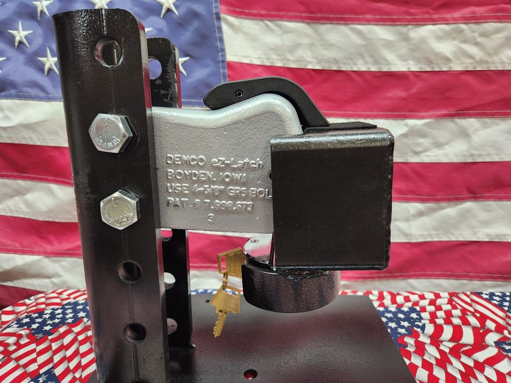DEMCO STYLE EZ-LATCH COUPLER LOCK, FITS 2 5/16" CAST COUPLERS ONLY