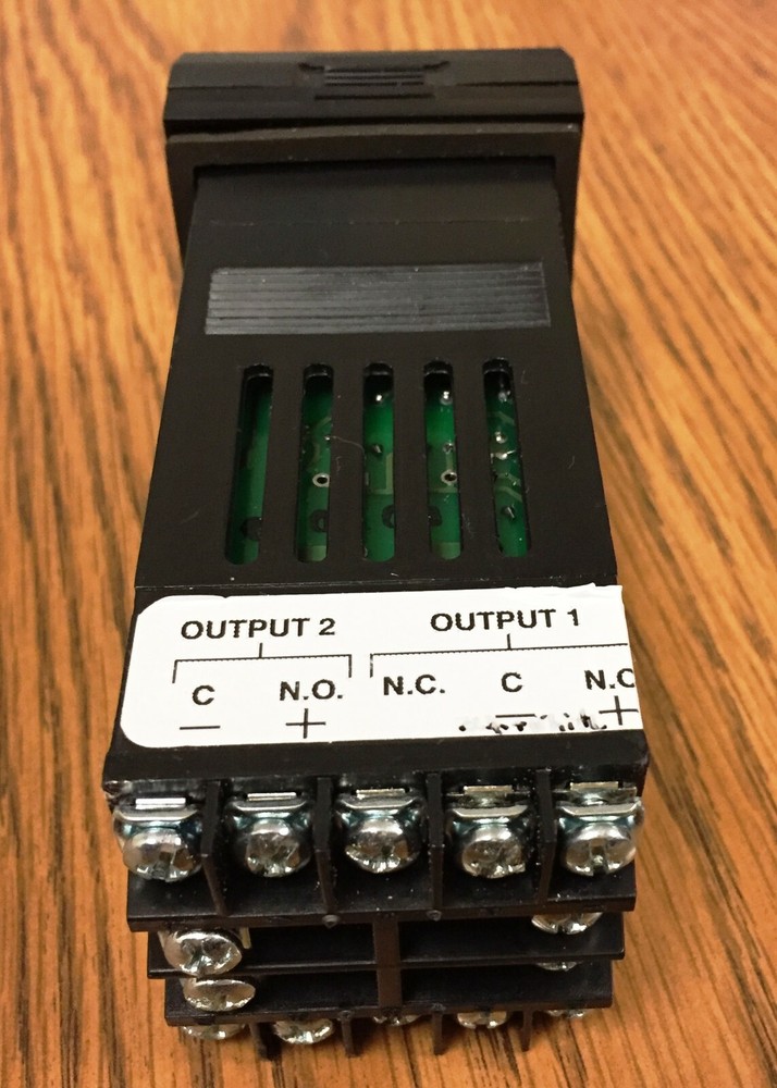 OMEGA Model: CN8201-DC1 Temperature Controller