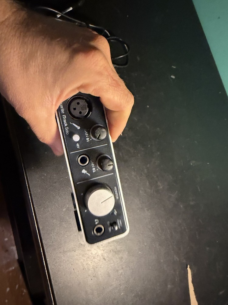 FocusRite iTrack Solo Audio USB Interface (read description)