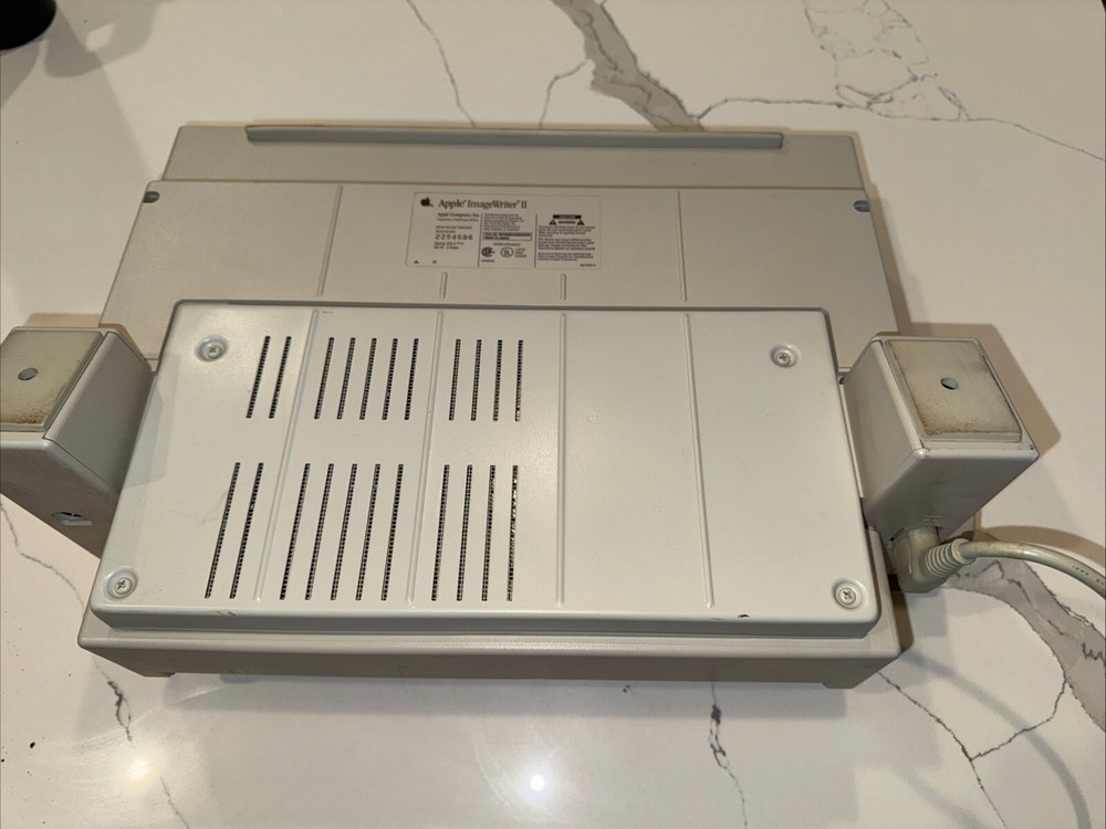 Apple ImageWriter II Printer A9M0320 Parts/ Missing Back & Front Cover. Read!!