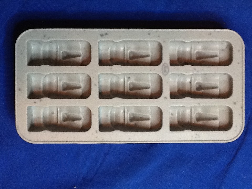 EASTER ISLAND MOAI STATUE SHAPE ICE CUBE TRAY, SILICONE MATERIAL,9 CUBES 101024C