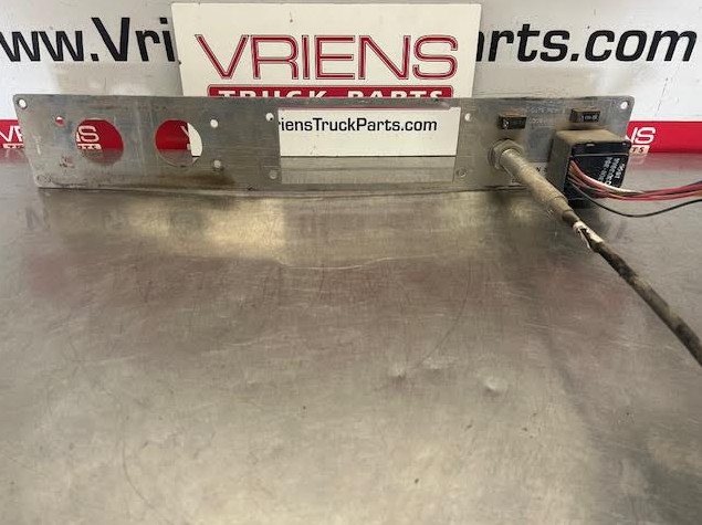 KENWORTH K176-8479 DASH PANEL