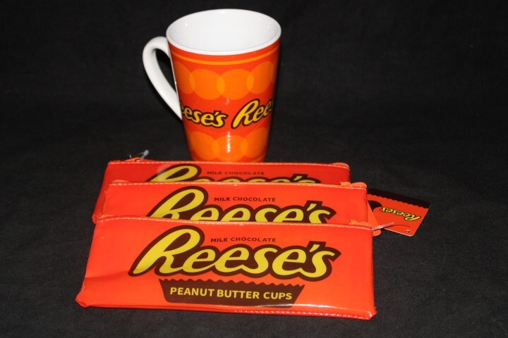 Hershey Reese's Peanut Butter Cup Ceramic Tea Coffee Mug Cup Soft Zip Cases