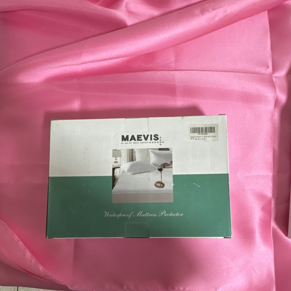 MAEVIS Waterproof Soft Ventilate Constant Temperature Mattress Protector White