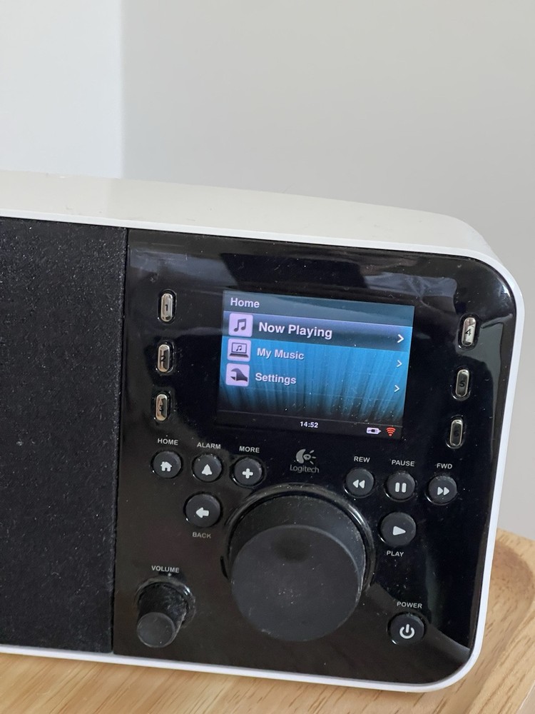 logitech squeezebox internet radio White