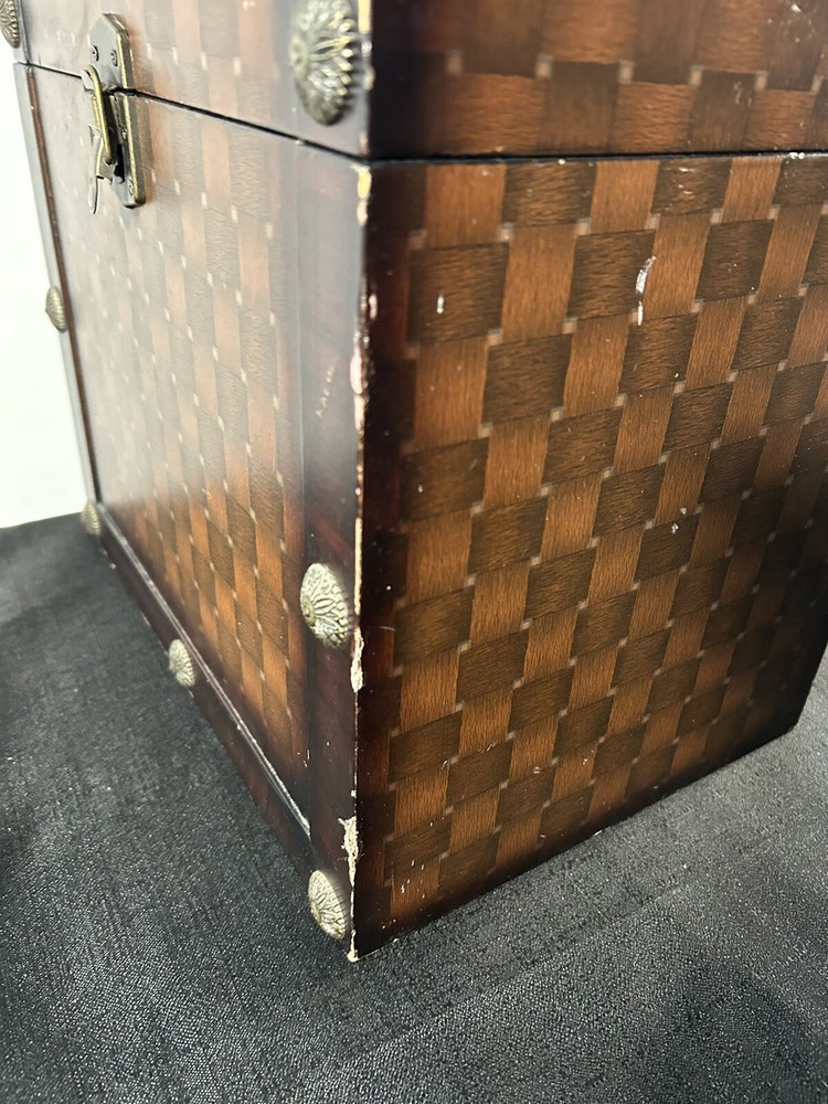 Small Trunk with Handle & Clasp