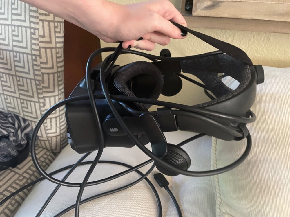 valve index vr/vr headset/virtual reality/black/valve index controllers