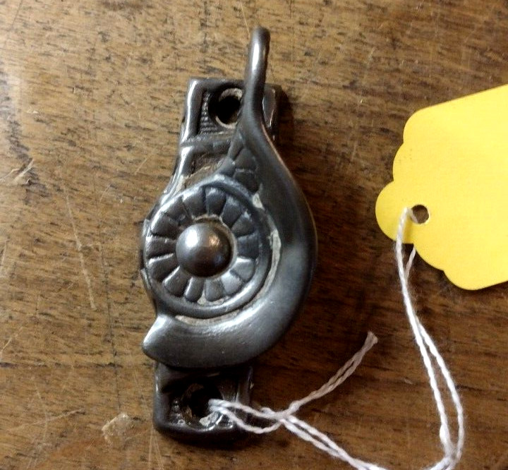 #23 VICTORIAN CAST IRON WINDOW SASH LOCK EYEBROW