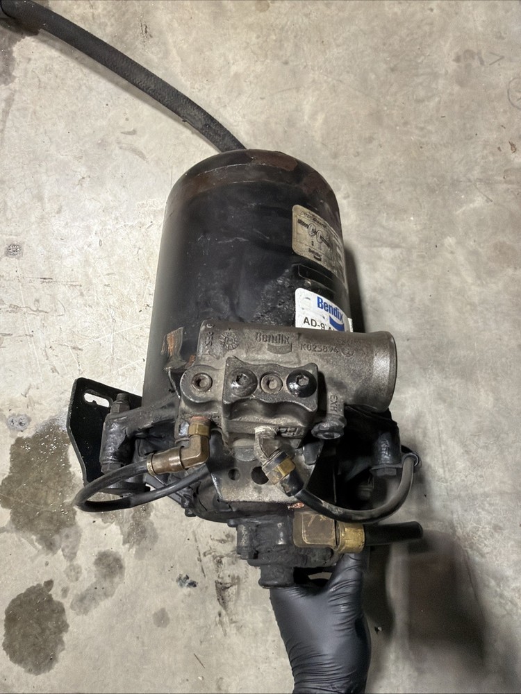 Bendix AD- Air Dryer D629090 Used
