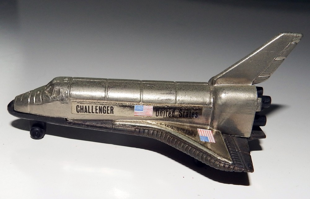 *** Vintage NASA Space Shuttle CHALLENGER Pencil Sharpener ***