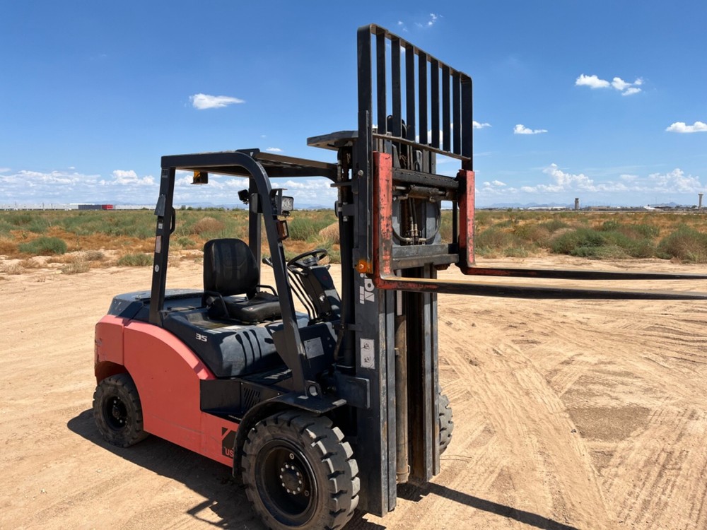 Forklift
