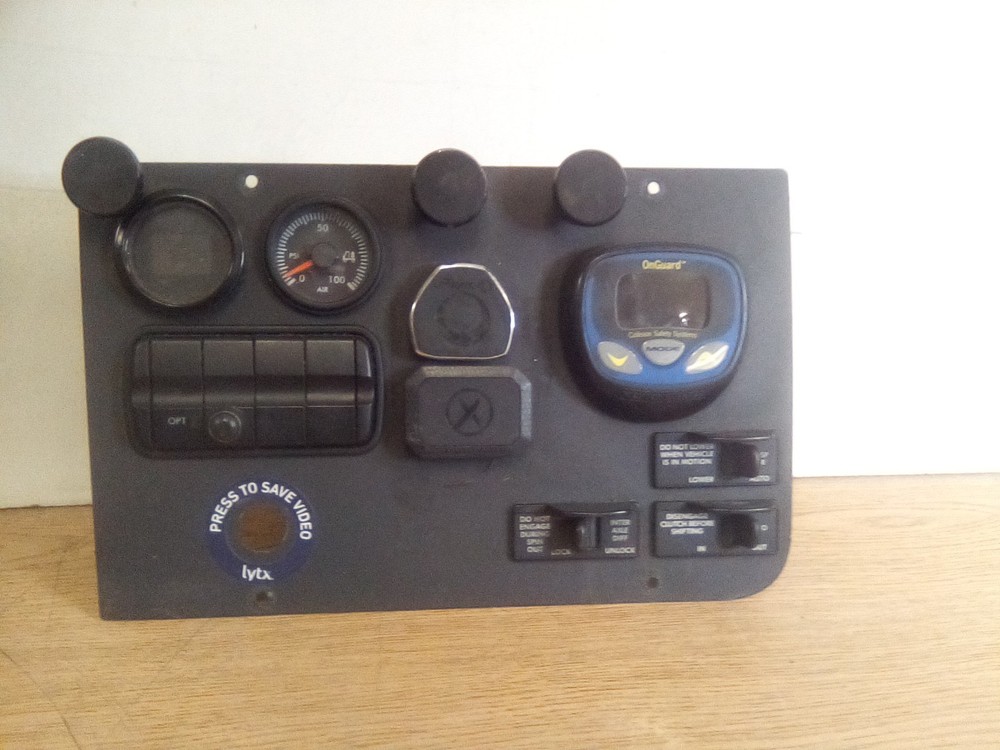 2013 Freightliner Cascadia Dash Switch Panel