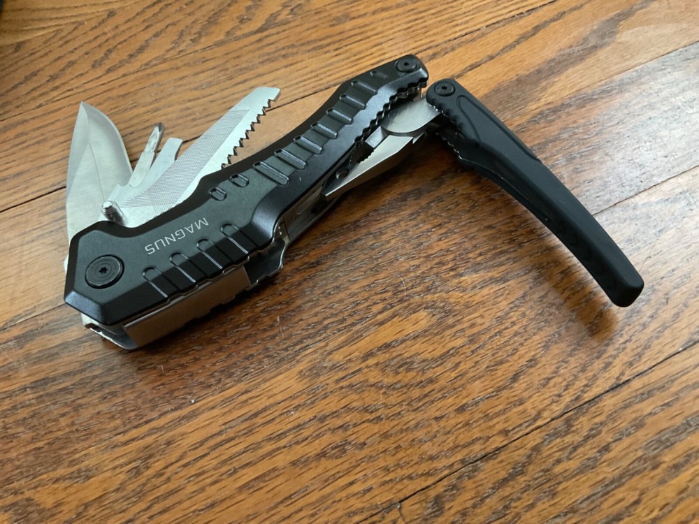 Magnus Kilimamjaro Multitool with Sheath
