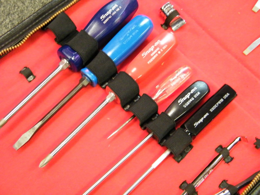 22pc Snap-on Black / Blue / Red Hard Handle Combination Screwdriver Set