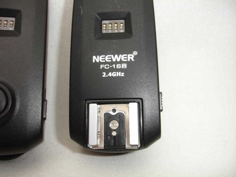 Neewer 2.4GHz Flash Camera Trigger Transmitter & Receiver (no cables)