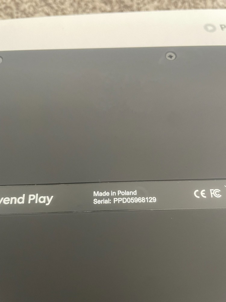 Polyend Play Sample and MIDI Based Groovebox complete Used once.