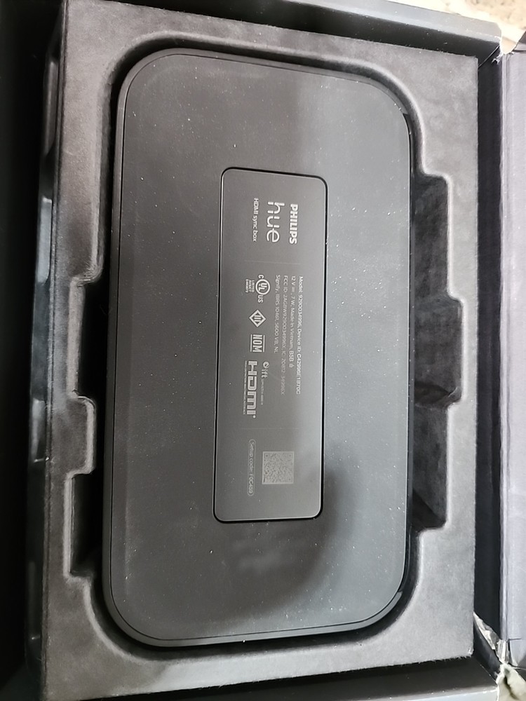 Philips Hue Play HDMI Sync Box 8K (NO Adapter/Please Read)