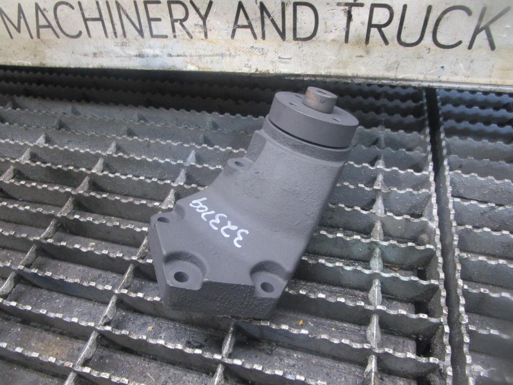 USED CUMMINS DIESEL ENGINE FAN SUPPORT HUB Part 3911202