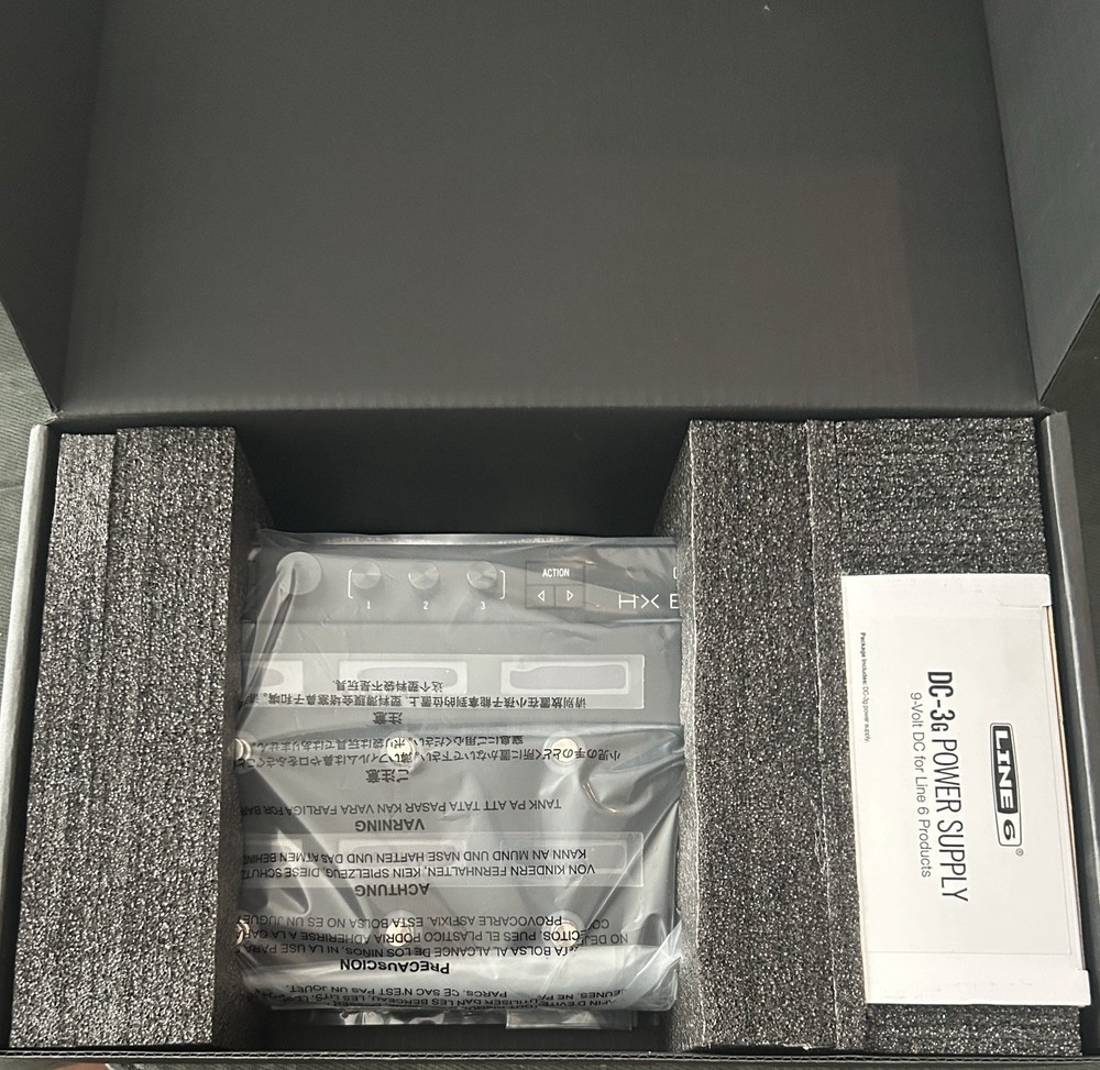 Line 6 HX Effects Multi-Effects Processor w/ Power Supply