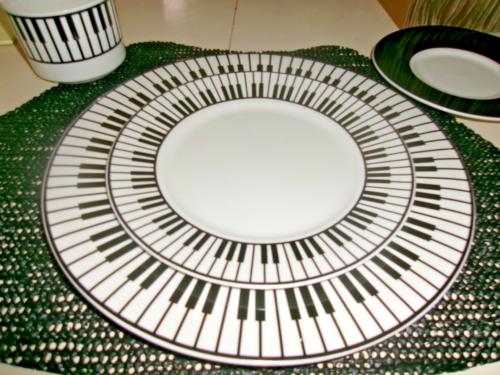 Albert Elovitz 4 piece place setting, BLACK AND WHITE Piano