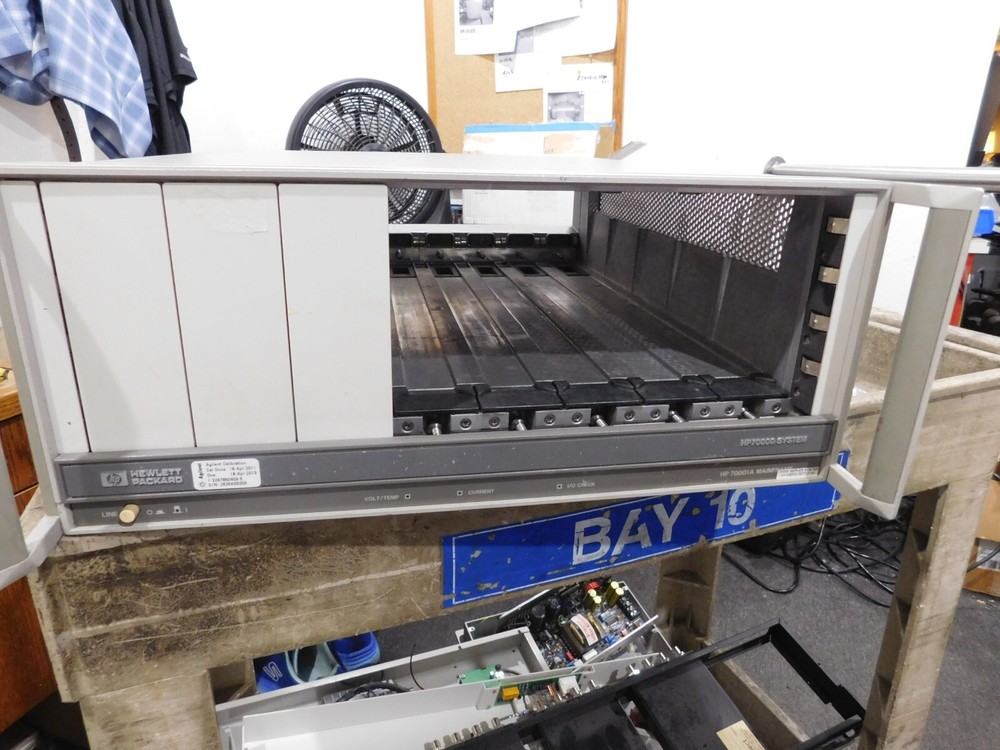 HP7000 System Model:  70001A MainFrame Only.  No  Modules