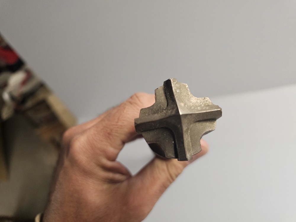 Milwaukee 1-3/8" x 23" SDS-Max 4-Cutter Bit