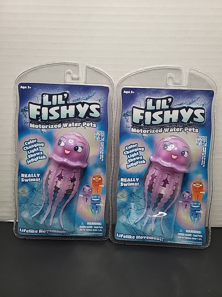 Lil'Fishys Motorized Water Pets Color Changing Light Inside Made in China