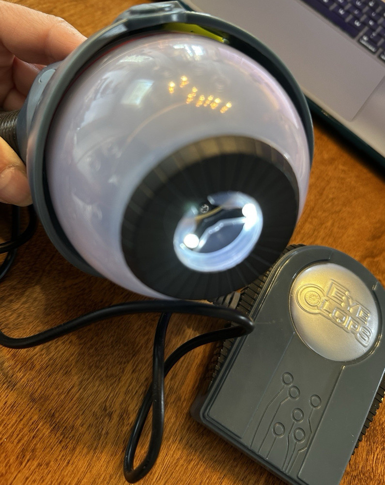 Jakks Pacific EyeClops Handheld Electronic Microscope Toy 2008 Working