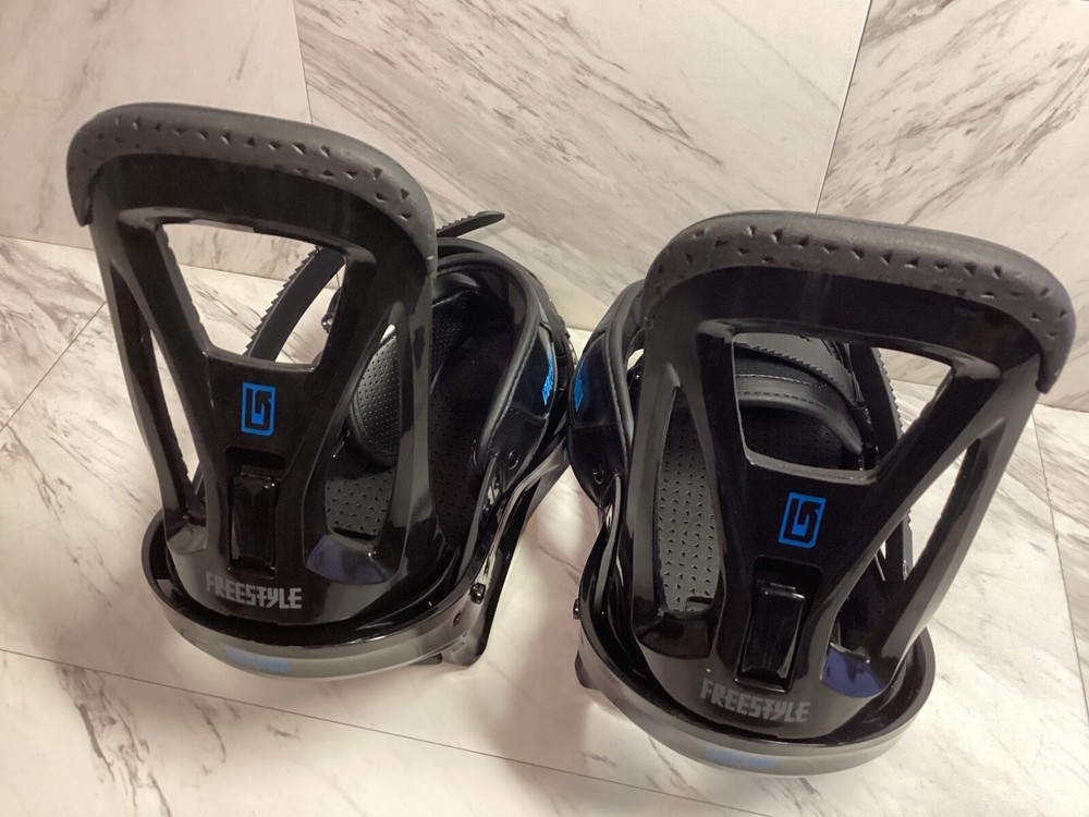 Burton Freestyle Men’s Snowboard Binding - Medium