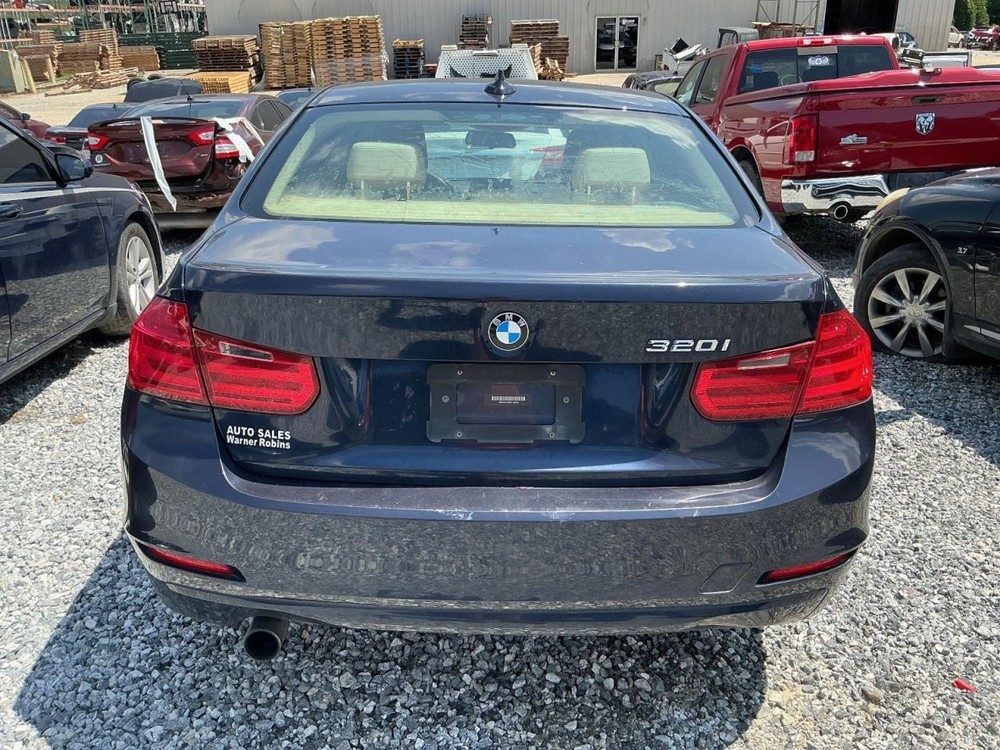 320I 2014 Glove Box 4722780