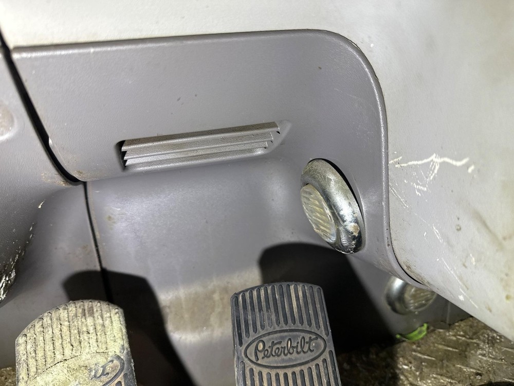 2008-2024 Peterbilt 389 KICK Dash Panel - Used