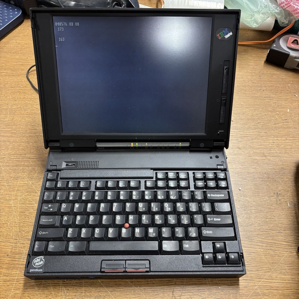 IBM Thinkpad 365X - Vintage Intel Pentium Notebook with Microsoft Windows
