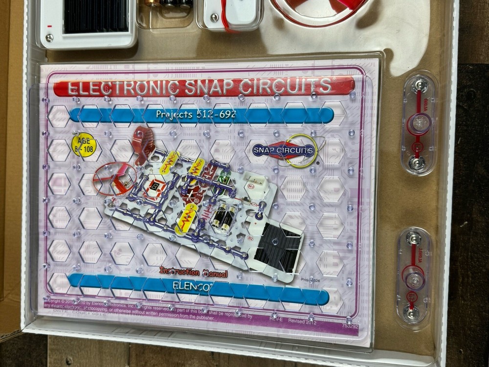 Elenco Electronics Snap Circuits Extreme 750 Experiments Kit (SC750)