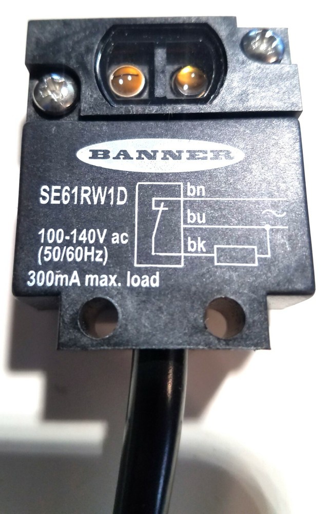 BANNER ENGINEERING ECONO-BEAM SE61RW1D W/30 Diffuse Mode Sensor SPST Solid-state